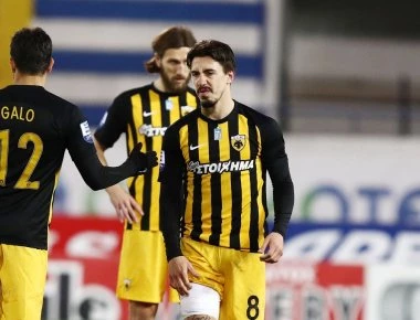 «Παρελθόν» ο Σιμόες για την ΑΕΚ: «Ήθελα να μείνω αλλά μου άνοιξαν την πόρτα» δηλώνει ο ποδοσφαιριστής